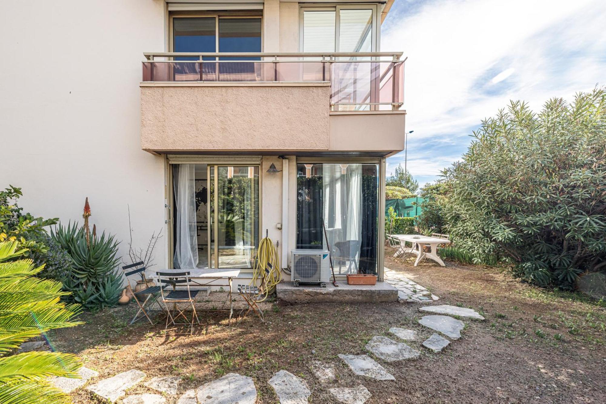 Apartament Le Globe Trotteur Saint-Laurent-du-Var Zewnętrze zdjęcie